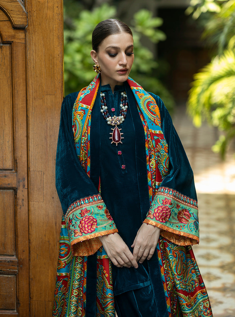 Zainab Chottani | Makhmal Luxe Pret | Avizeh - House Of Anaya