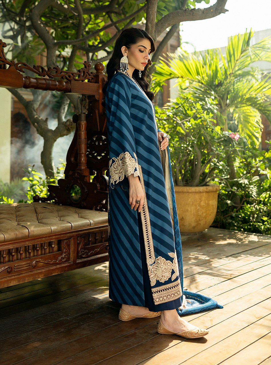 Zainab Chottani | Winter Shawls 24 |  Alayna - House Of Anaya