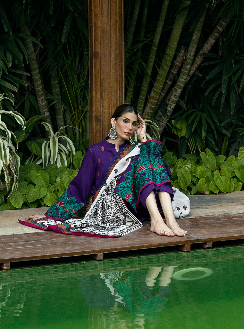 Zainab Chottani | Winter Shawls 24 |  Vaniza - House Of Anaya