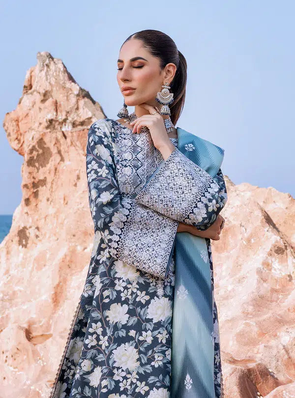 Zainab Chottani | Winter Shawls | Kinara - House Of Anaya