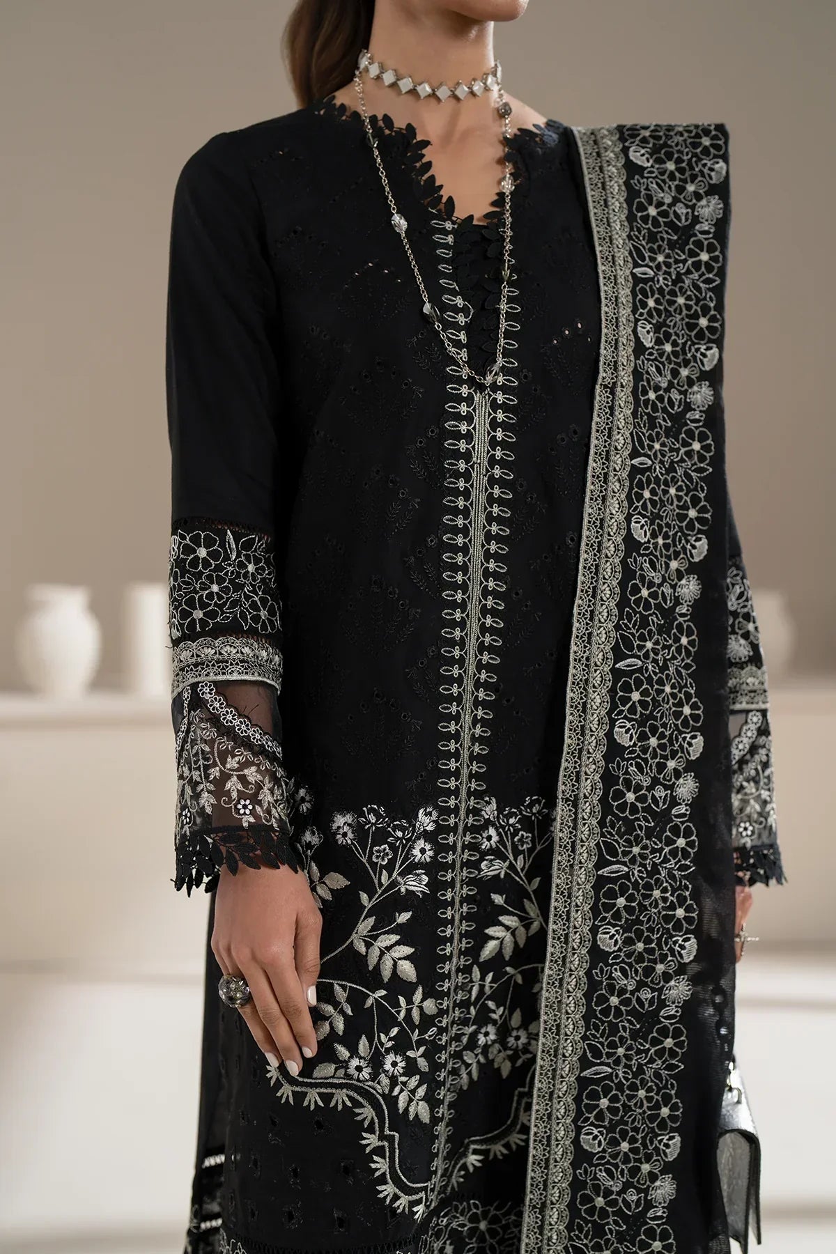 Azzal | Aghaaz Luxury Lawn | Siyah - House Of Anaya