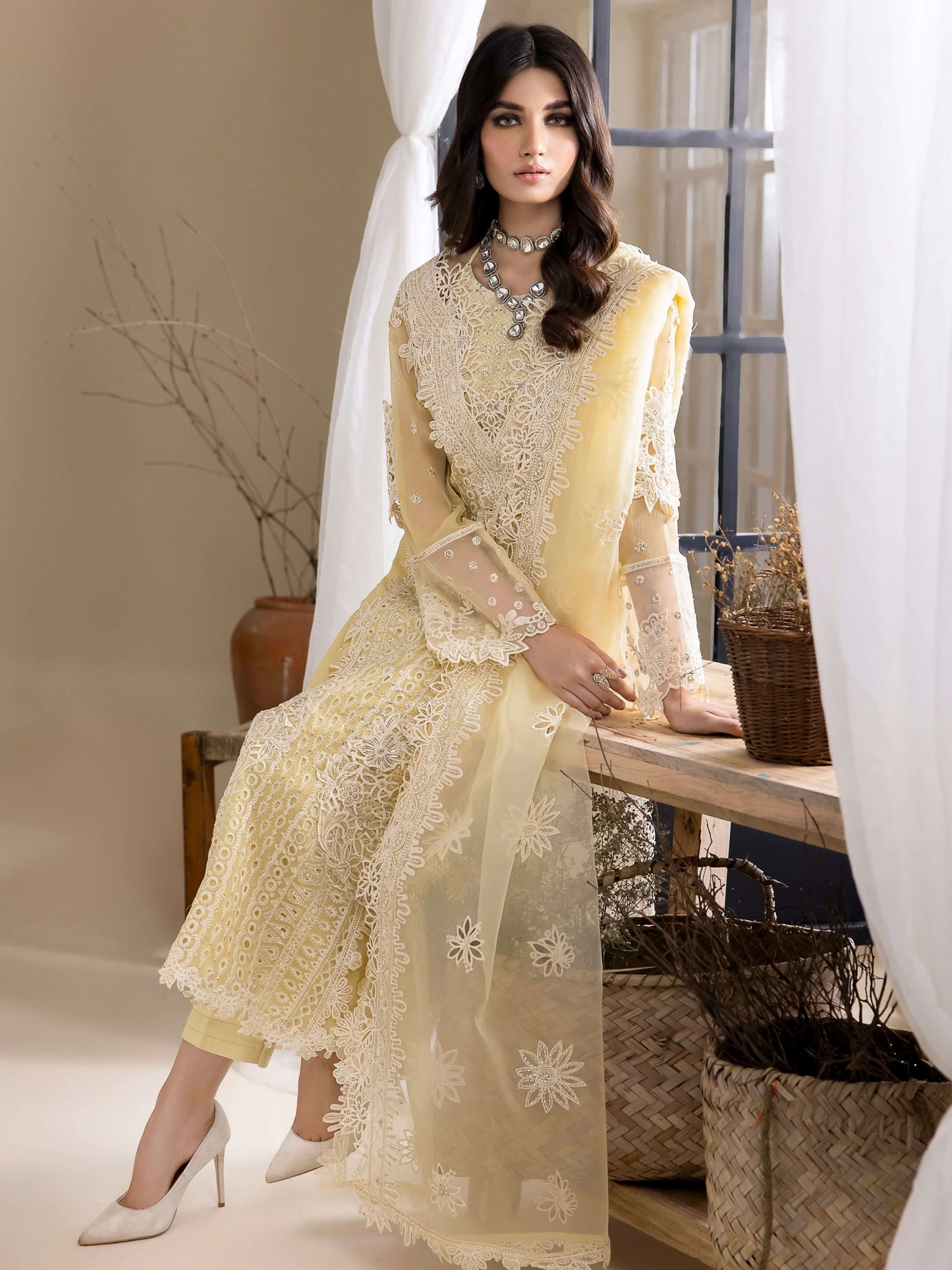 IZNIK Chinon Vol-03 Embroidered Chiffon 3Pc Suit CC-23 Delilah