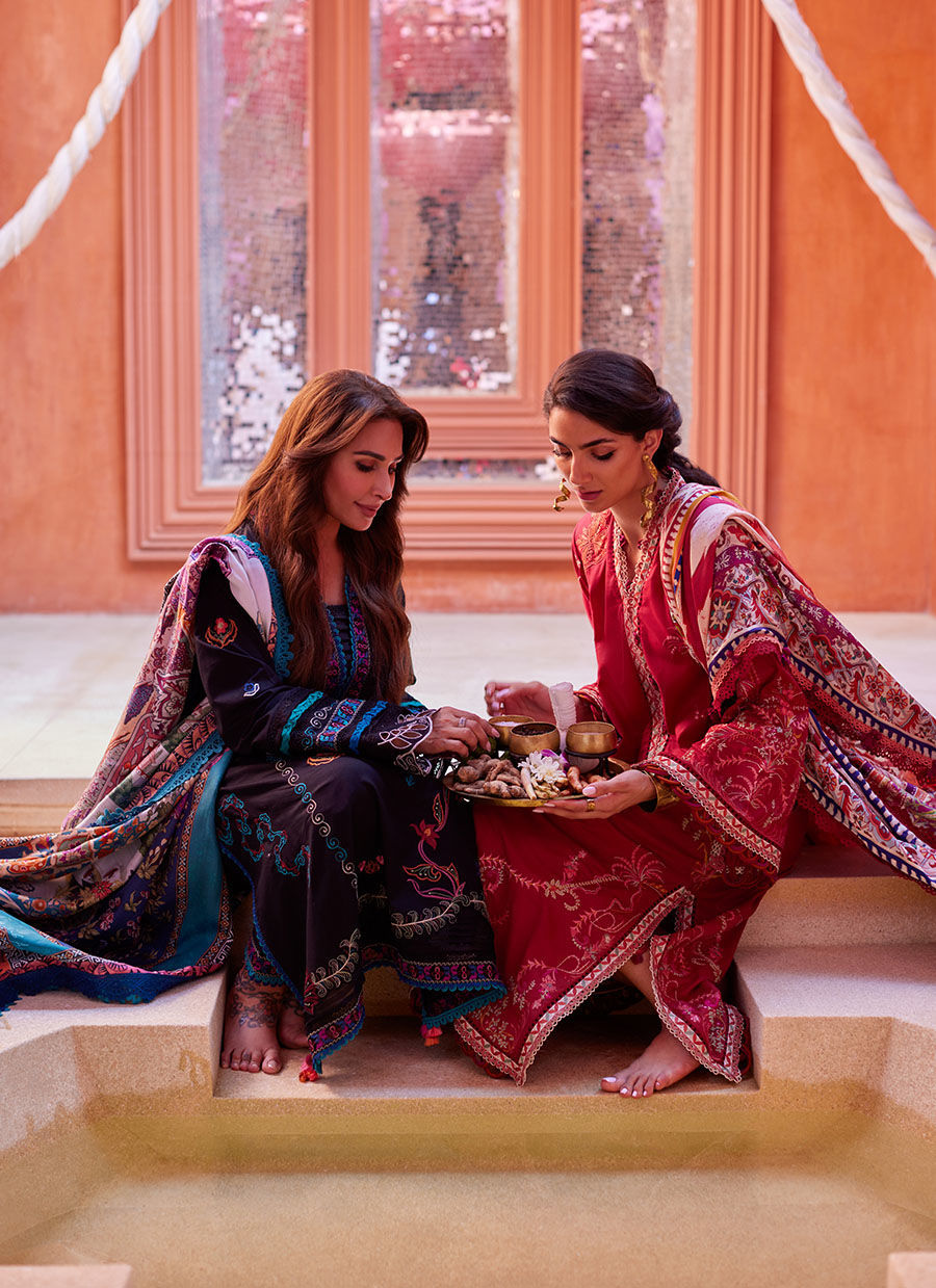 Farah Talib Aziz | Suay Lawn 24 | ENZO RED - House Of Anaya
