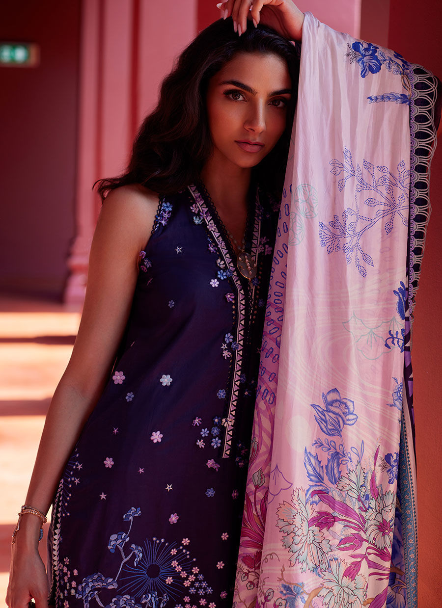 Farah Talib Aziz | Suay Lawn 24 | IZEA BLUE - House Of Anaya