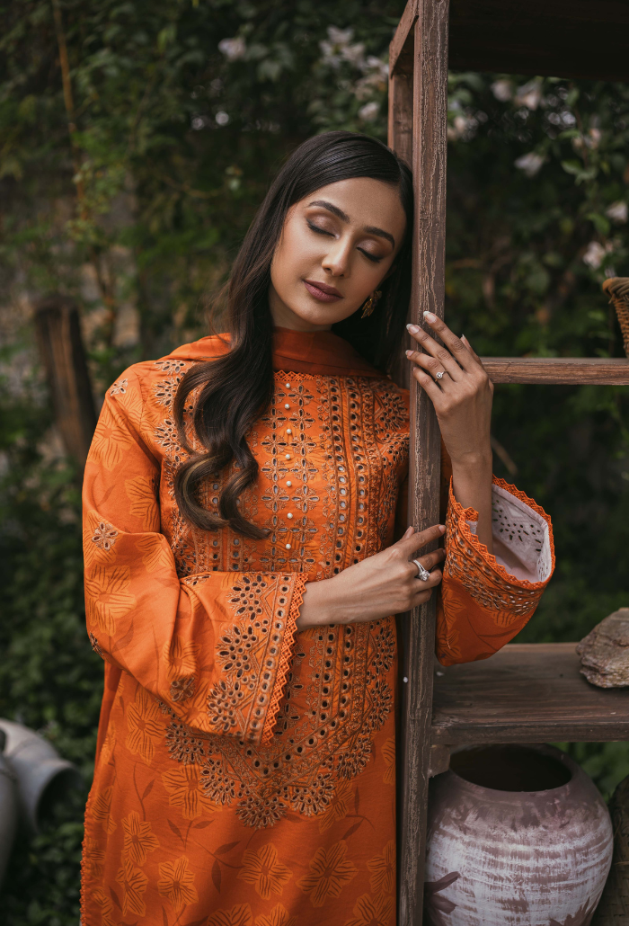 Humdum | Gardenia Lawn | D02 - House Of Anaya