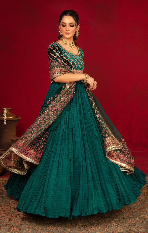 Maya | Raazi Velvet 24 | DILAAB - House Of Anaya