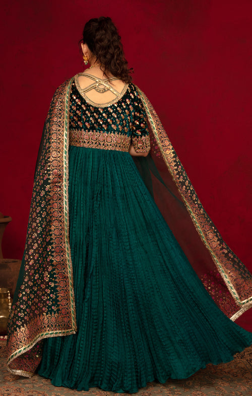 Maya | Raazi Velvet 24 | DILAAB - House Of Anaya