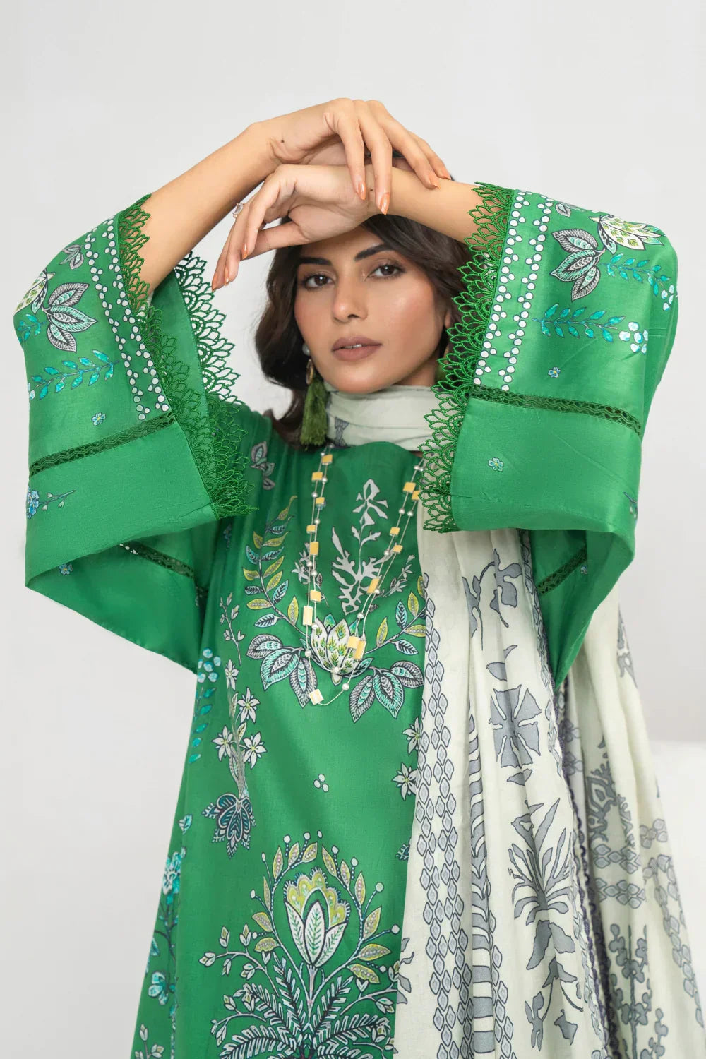 Ittehad | Printed Lawn 24 | IP3P04-3PS-GRN - House Of Anaya