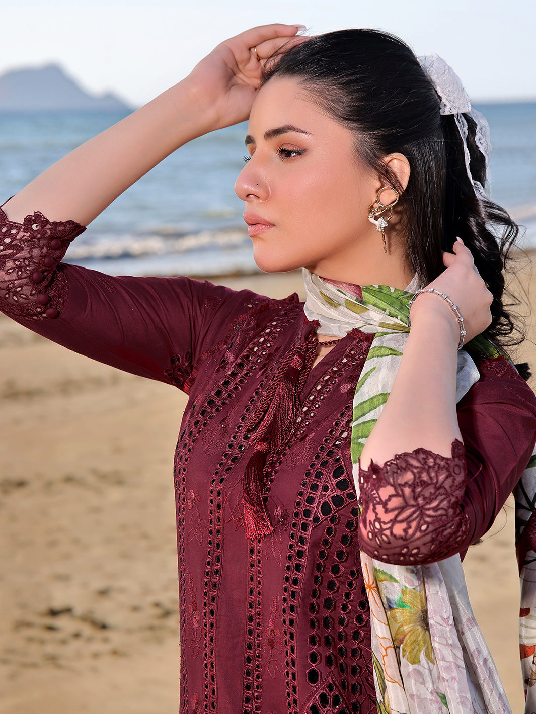 Izel | Saahil Signature Lawn 24 | LALEEN - House Of Anaya