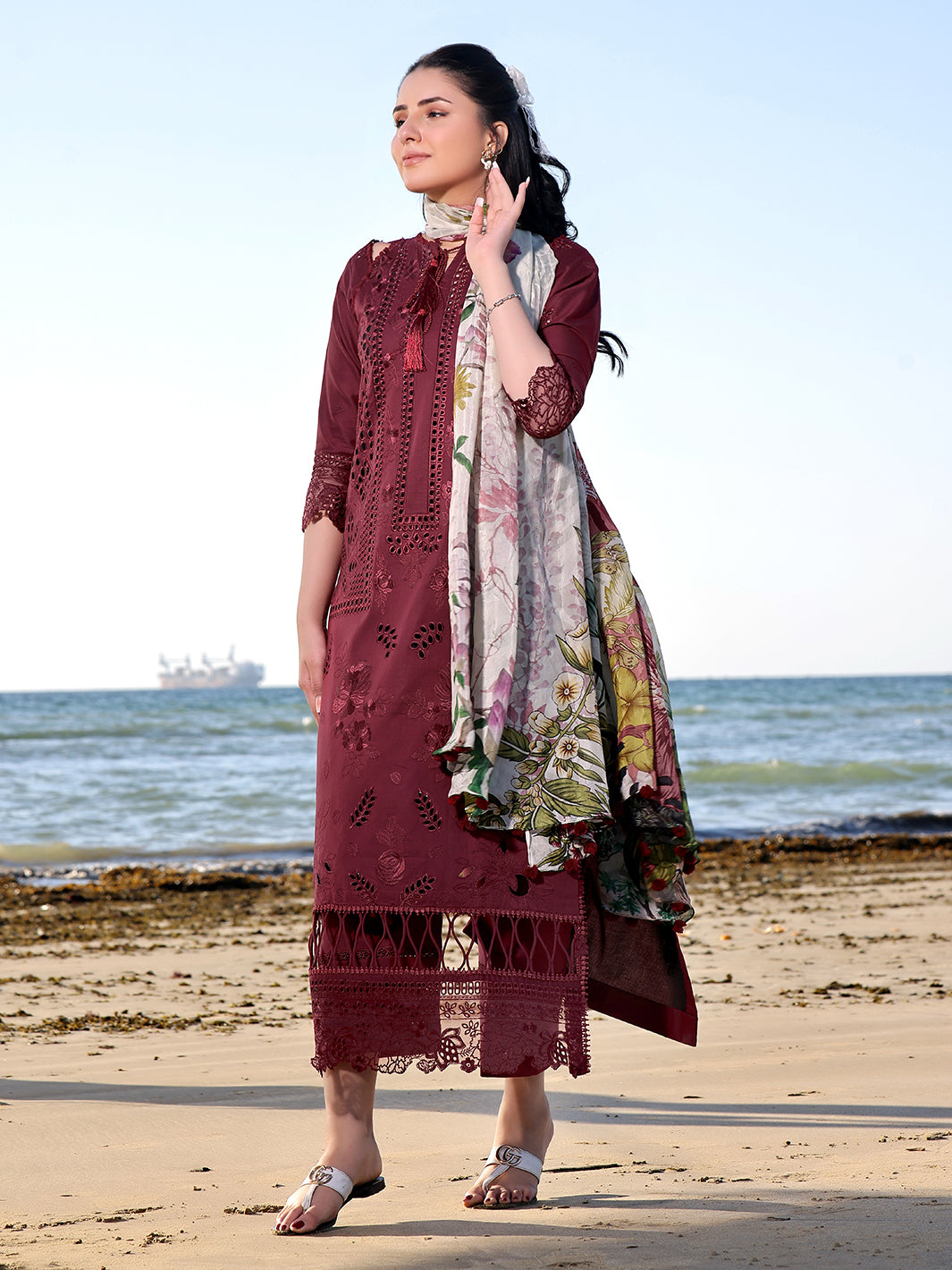 Izel | Saahil Signature Lawn 24 | LALEEN - House Of Anaya