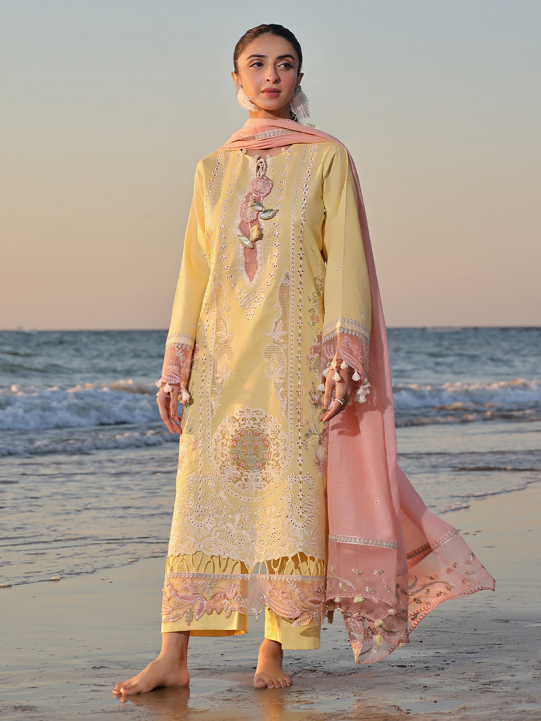 Izel | Saahil Signature Lawn 24 | MUSHQ - House Of Anaya