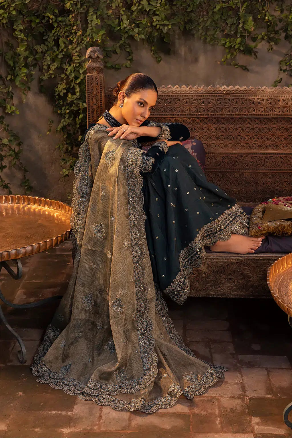 Iznik | Festive Velvet 23 | IV-34 DARYA - House Of Anaya