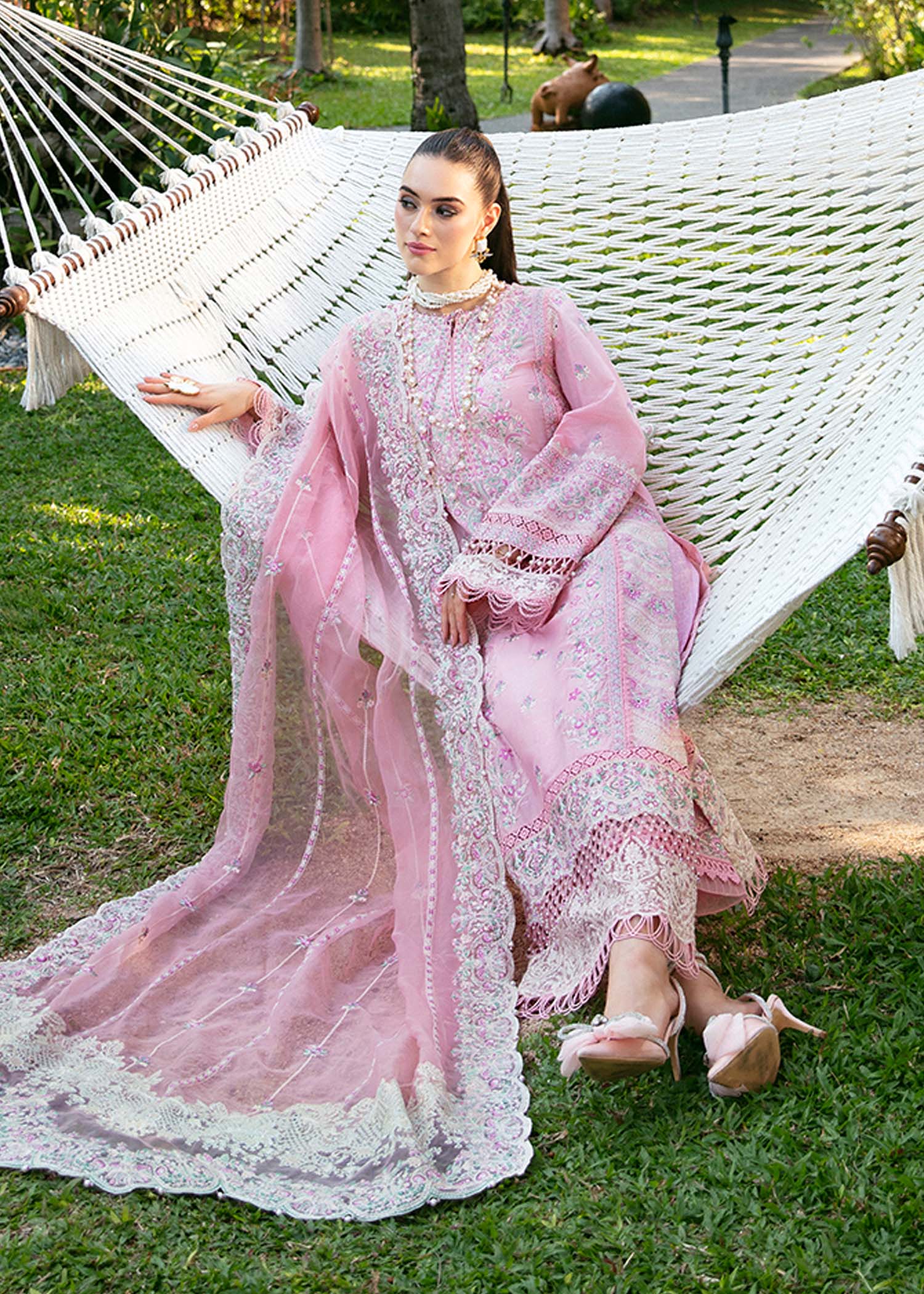 Kanwal Malik | Sareen Luxury Lawn 24 | Misty - House Of Anaya