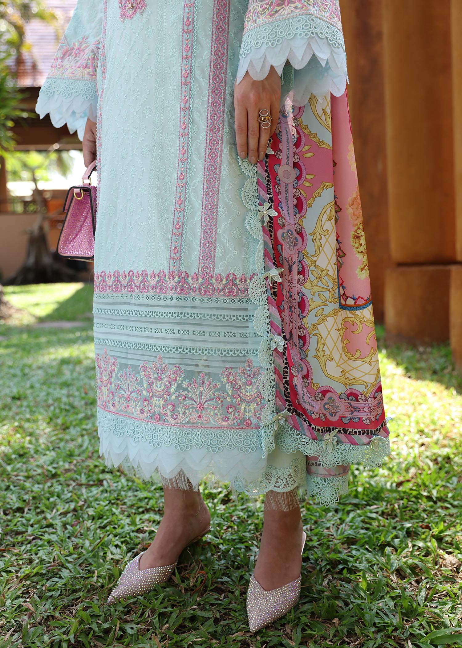 Kanwal Malik | Sareen Luxury Lawn 24 | Lilly - House Of Anaya