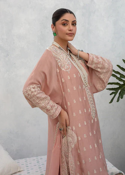 Saira Shakira | Rosea Casual Pret 25 | Coraline