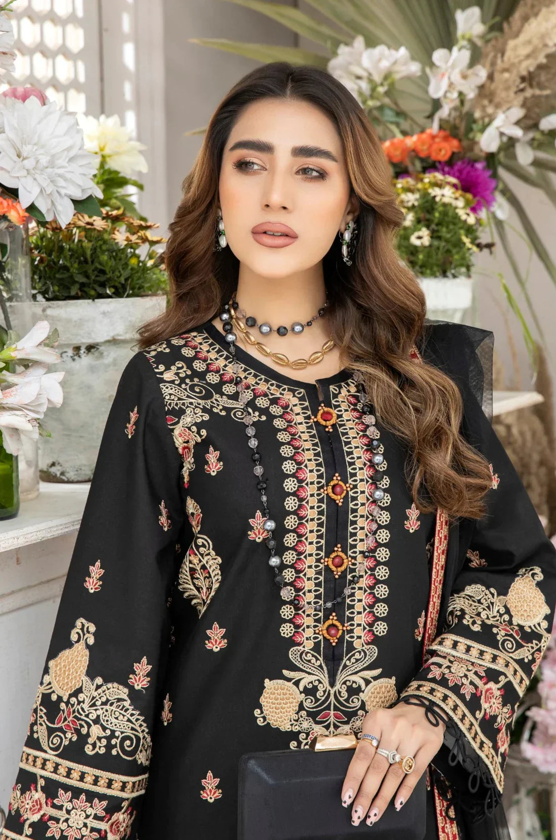 Mohagni | Muntazir Luxury Lawn 24 | AM-05 - House Of Anaya