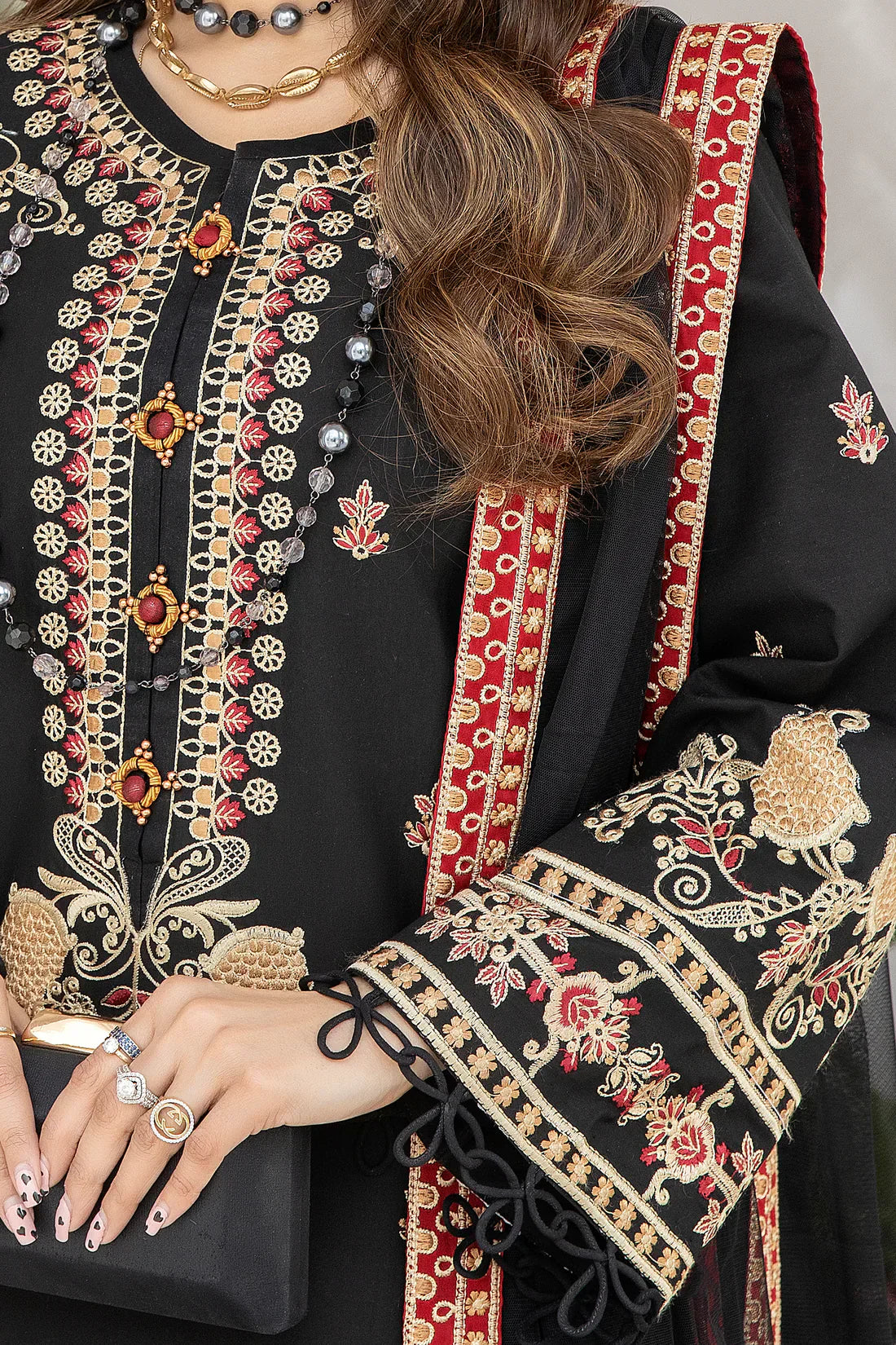 Mohagni | Muntazir Luxury Lawn 24 | AM-05 - House Of Anaya
