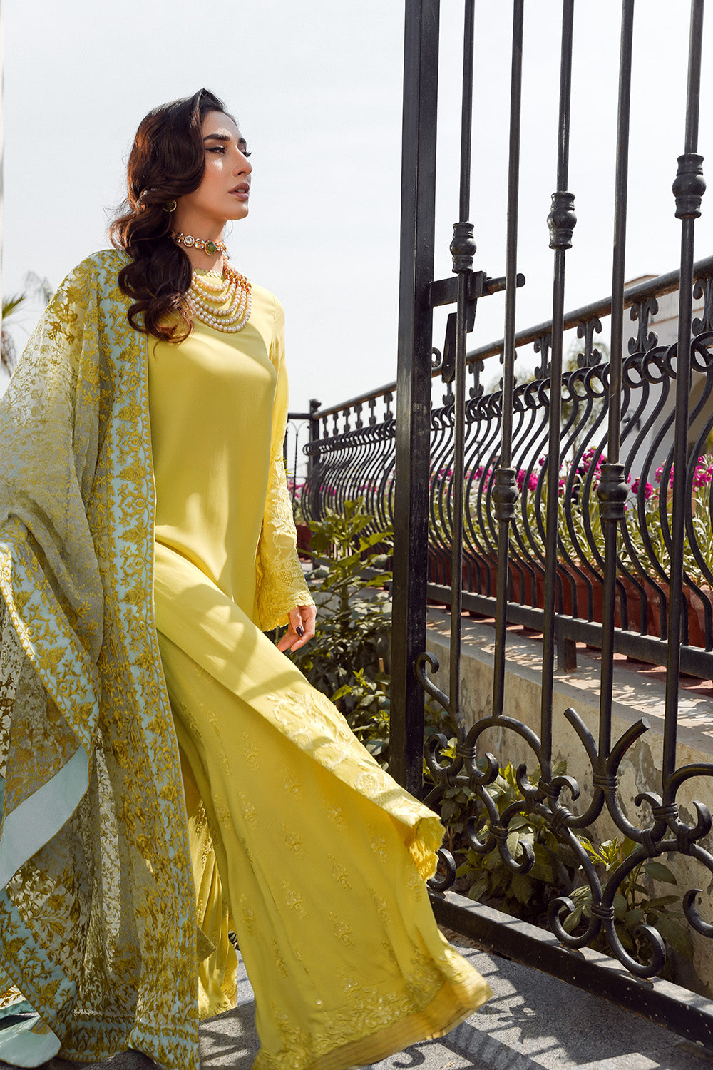 Nilofer Shahid | Verve Summer 24 | Evara (3pc)  Verve SS 24 - House Of Anaya