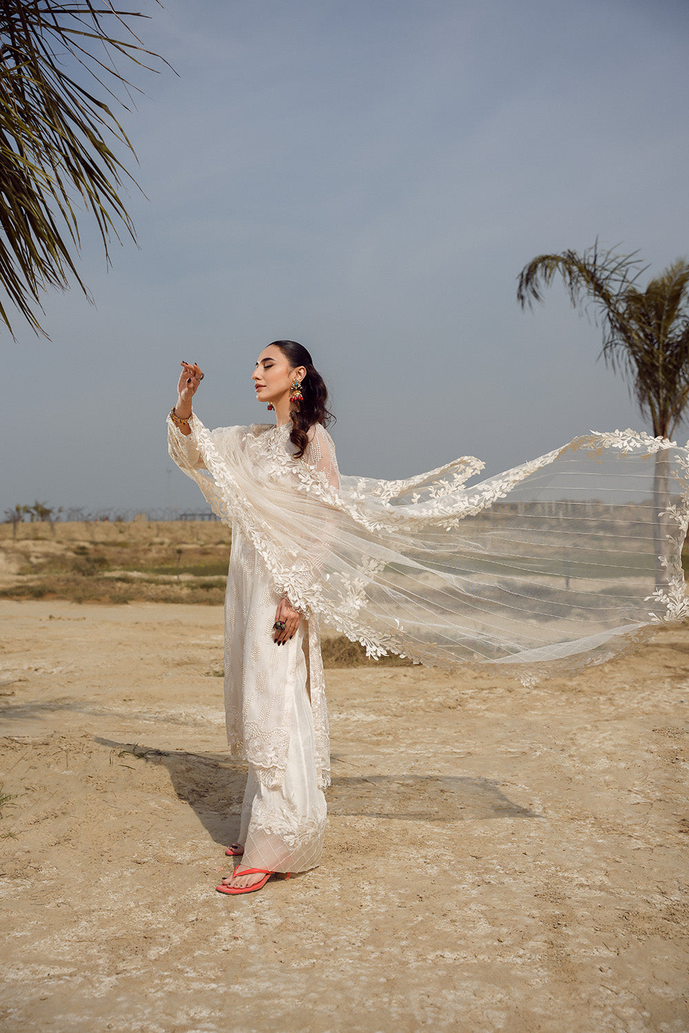 Nilofer Shahid | Verve Summer 24 | Anastasia (3pc)  Verve SS 24 - House Of Anaya