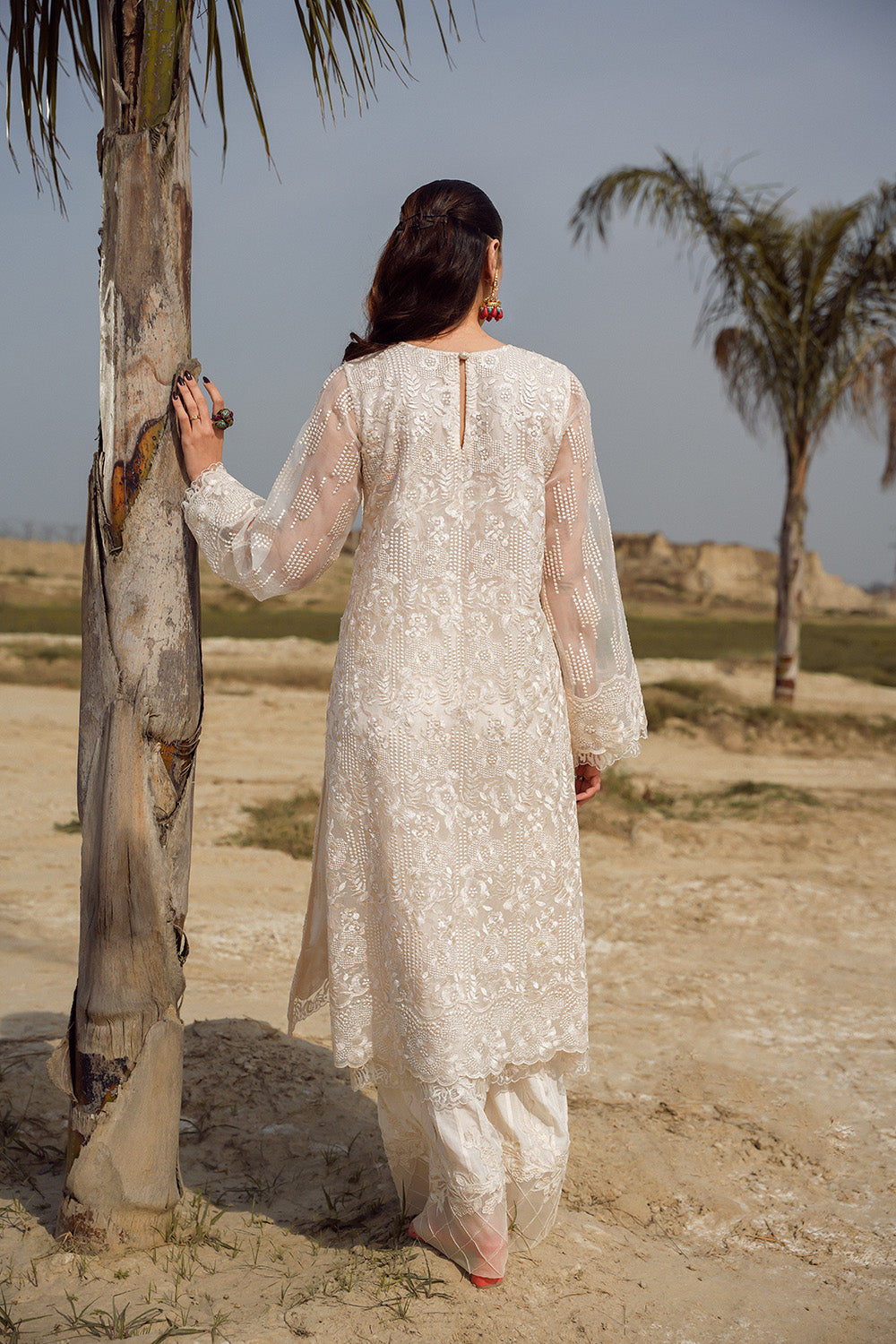 Nilofer Shahid | Verve Summer 24 | Anastasia (3pc)  Verve SS 24 - House Of Anaya