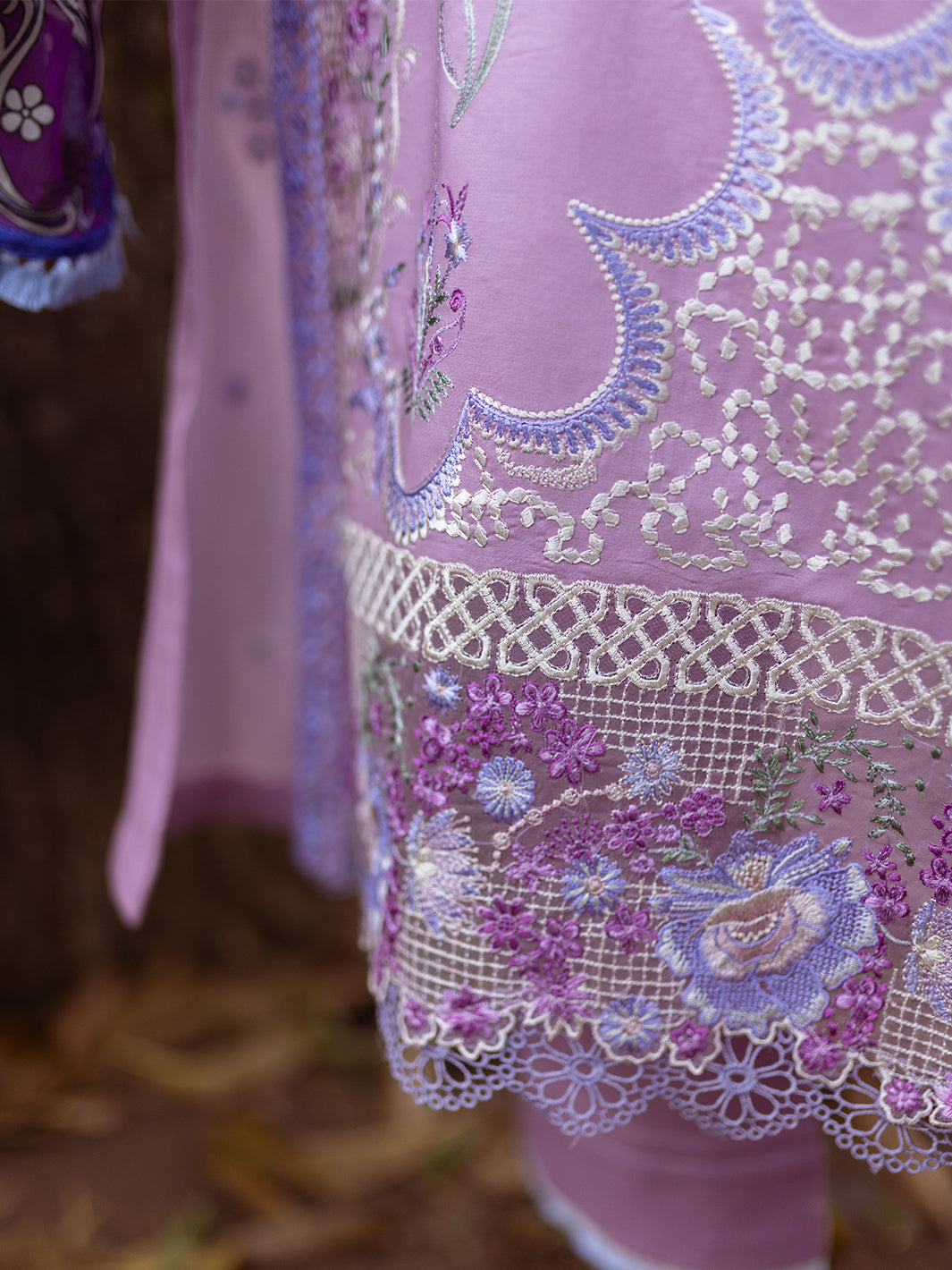 Roheenaz | Dahlia Embroidered Lawn 24 | Hyacinth - House Of Anaya