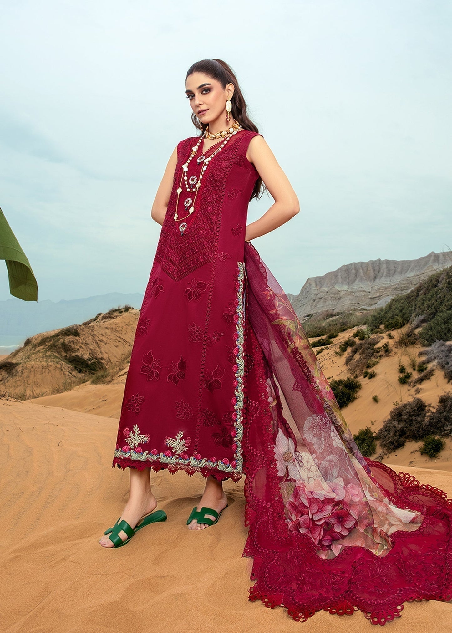 Crimson | Lawn 24 | Lillie de Jong - Cherry - House Of Anaya