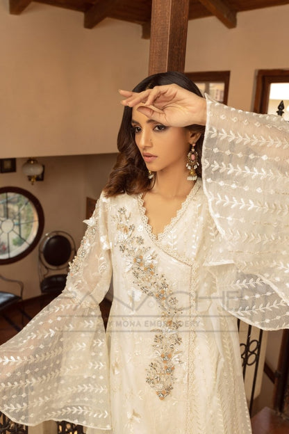 Panache | Pret | White Mystique