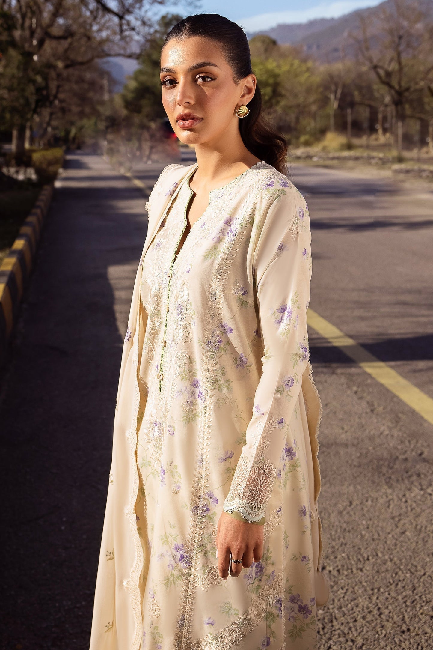 Zaha | Lawn 24 | ASEMA (ZL24-04 B) - House Of Anaya
