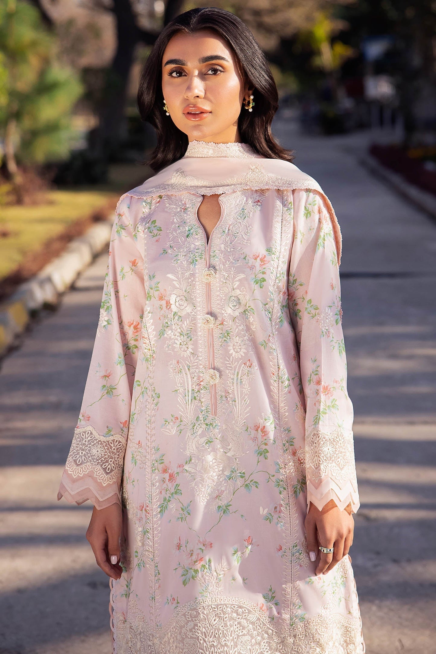 Zaha | Lawn 24 | ASEMA (ZL24-04 A) - House Of Anaya