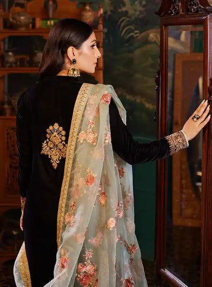 Zainab Chottani | Luxury Velvet Collection 23 | Andleep - House Of Anaya
