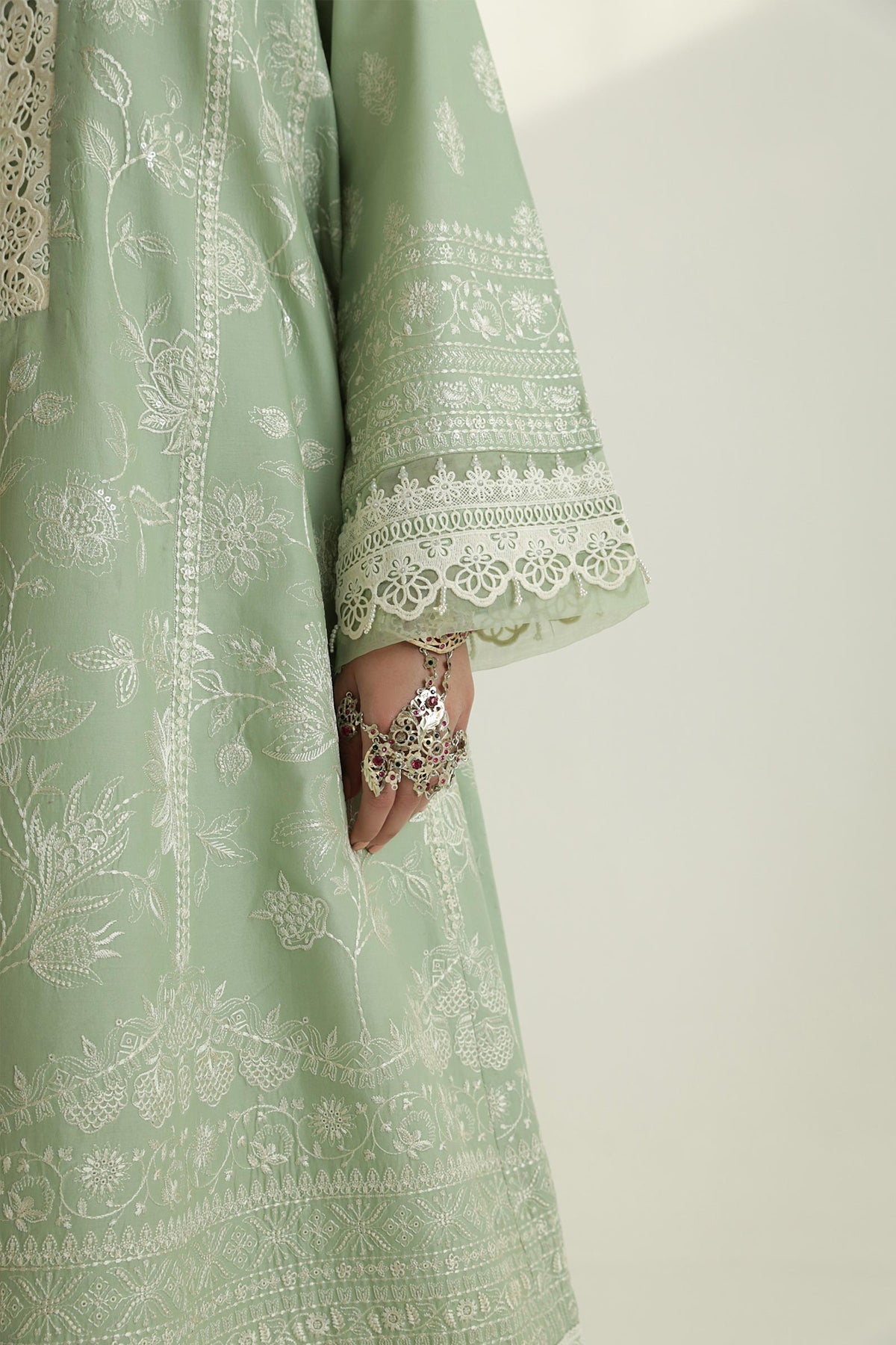 Zara Shahjahan | Luxury Lawn 24 | MAHI-1B - House Of Anaya