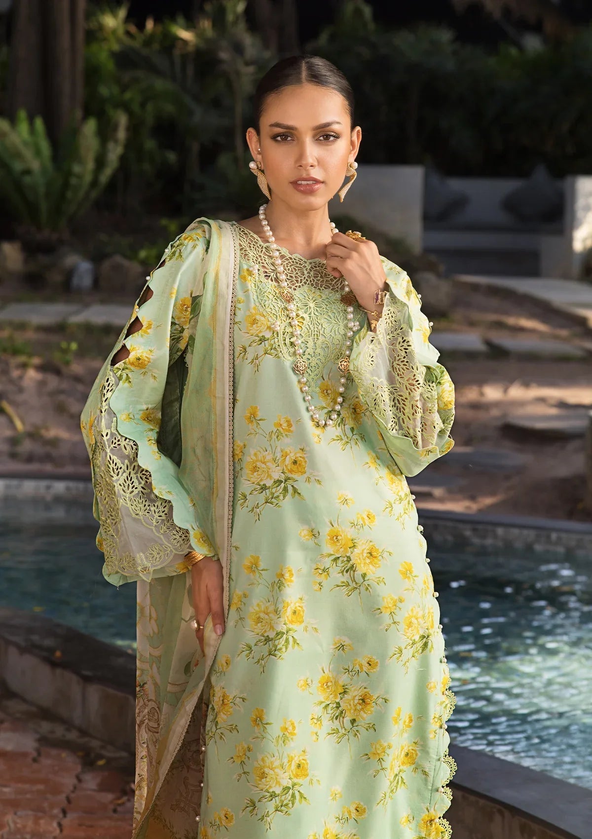 ELAF Signature Embroidered Lawn Unstitched 3Pc Suit ESL-06B MAJESTIC NOVA