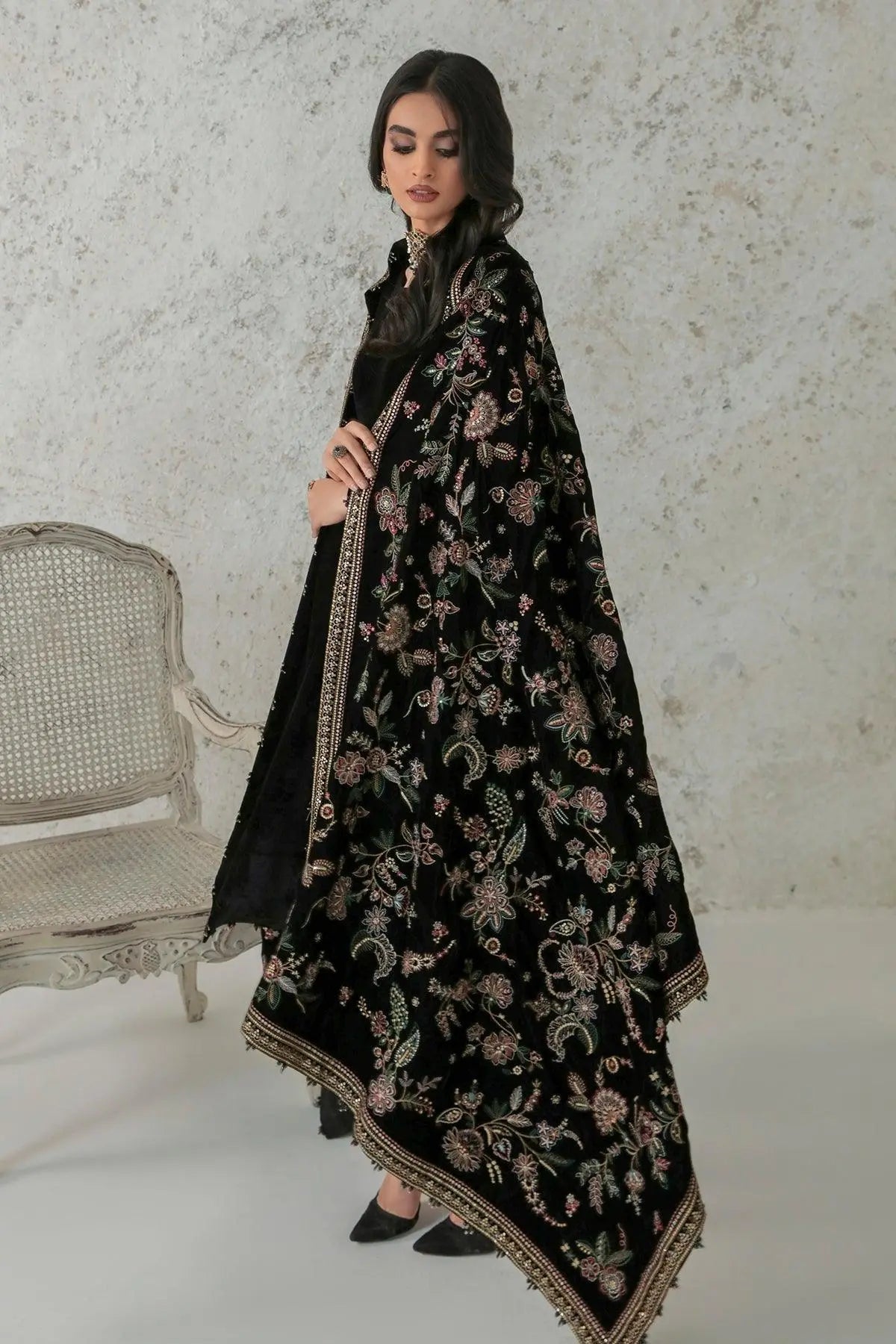 EMBROIDERED VELVET SHAWL VS-33 - House Of Anaya