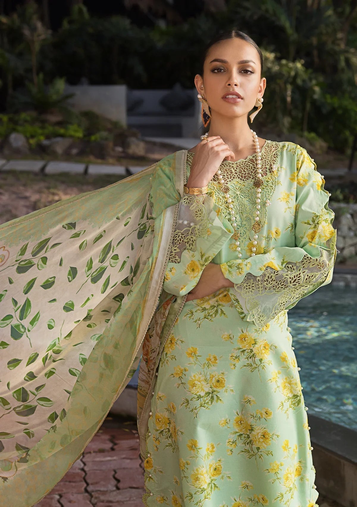 ELAF Signature Embroidered Lawn Unstitched 3Pc Suit ESL-06B MAJESTIC NOVA