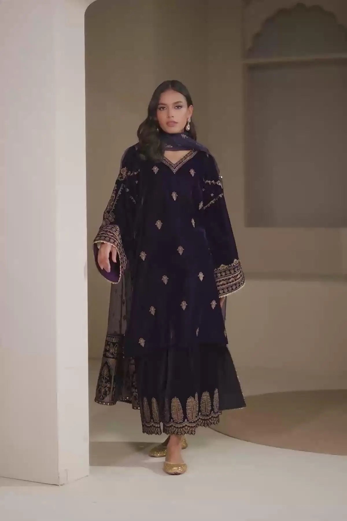 EMBROIDERED VELVET UF-420 - House Of Anaya