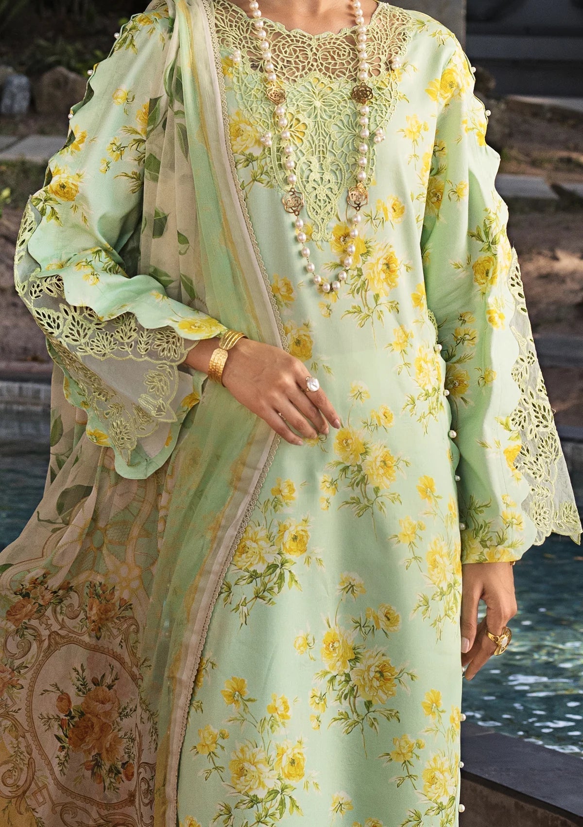 ELAF Signature Embroidered Lawn Unstitched 3Pc Suit ESL-06B MAJESTIC NOVA